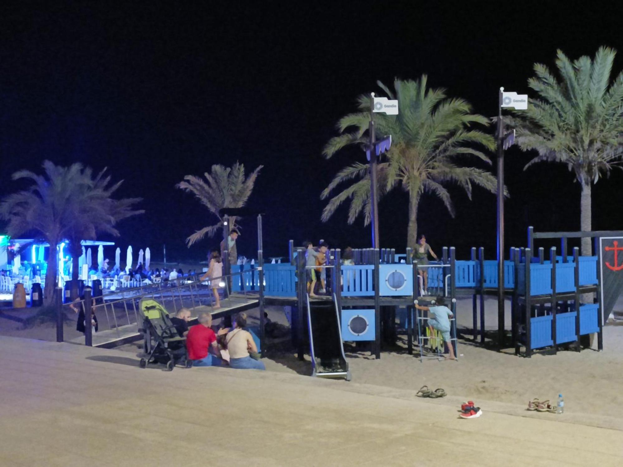 Mare De Deu, Vivienda Vacacional Para Familias Y Mayores De 25 Anos En El Grao De Gandia-Playa Playa de Gandia 外观 照片