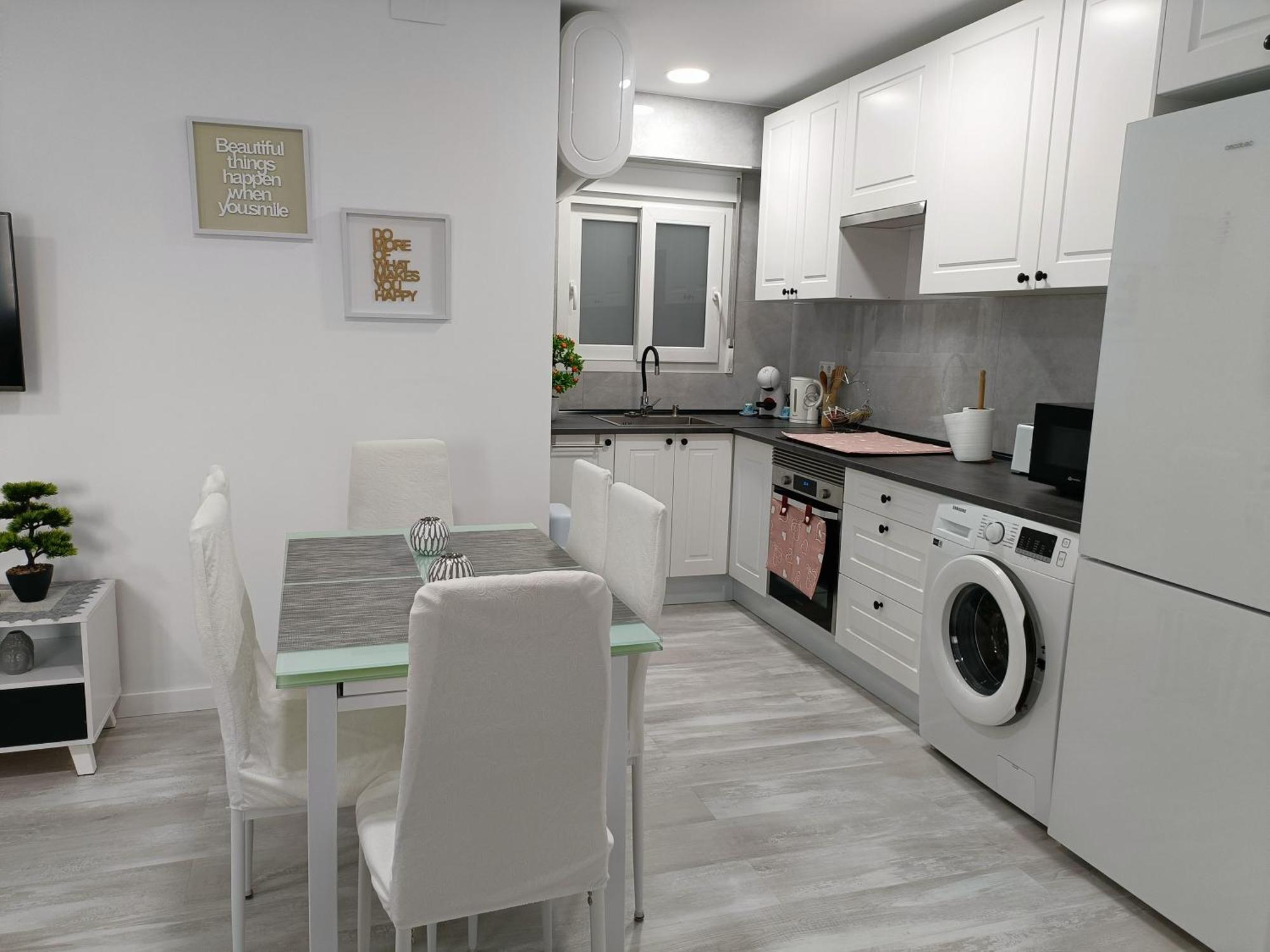 Mare De Deu, Vivienda Vacacional Para Familias Y Mayores De 25 Anos En El Grao De Gandia-Playa Playa de Gandia 外观 照片