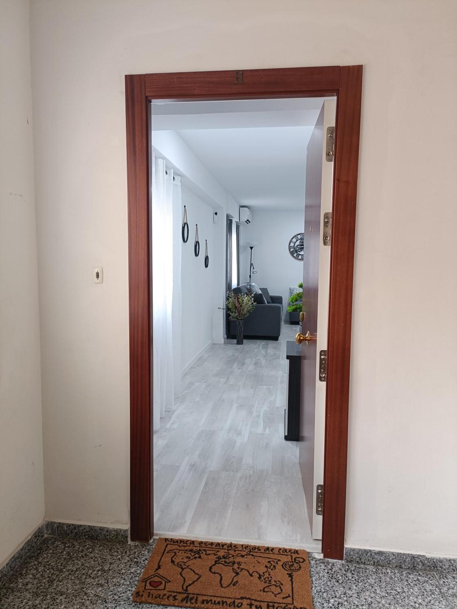 Mare De Deu, Vivienda Vacacional Para Familias Y Mayores De 25 Anos En El Grao De Gandia-Playa Playa de Gandia 外观 照片