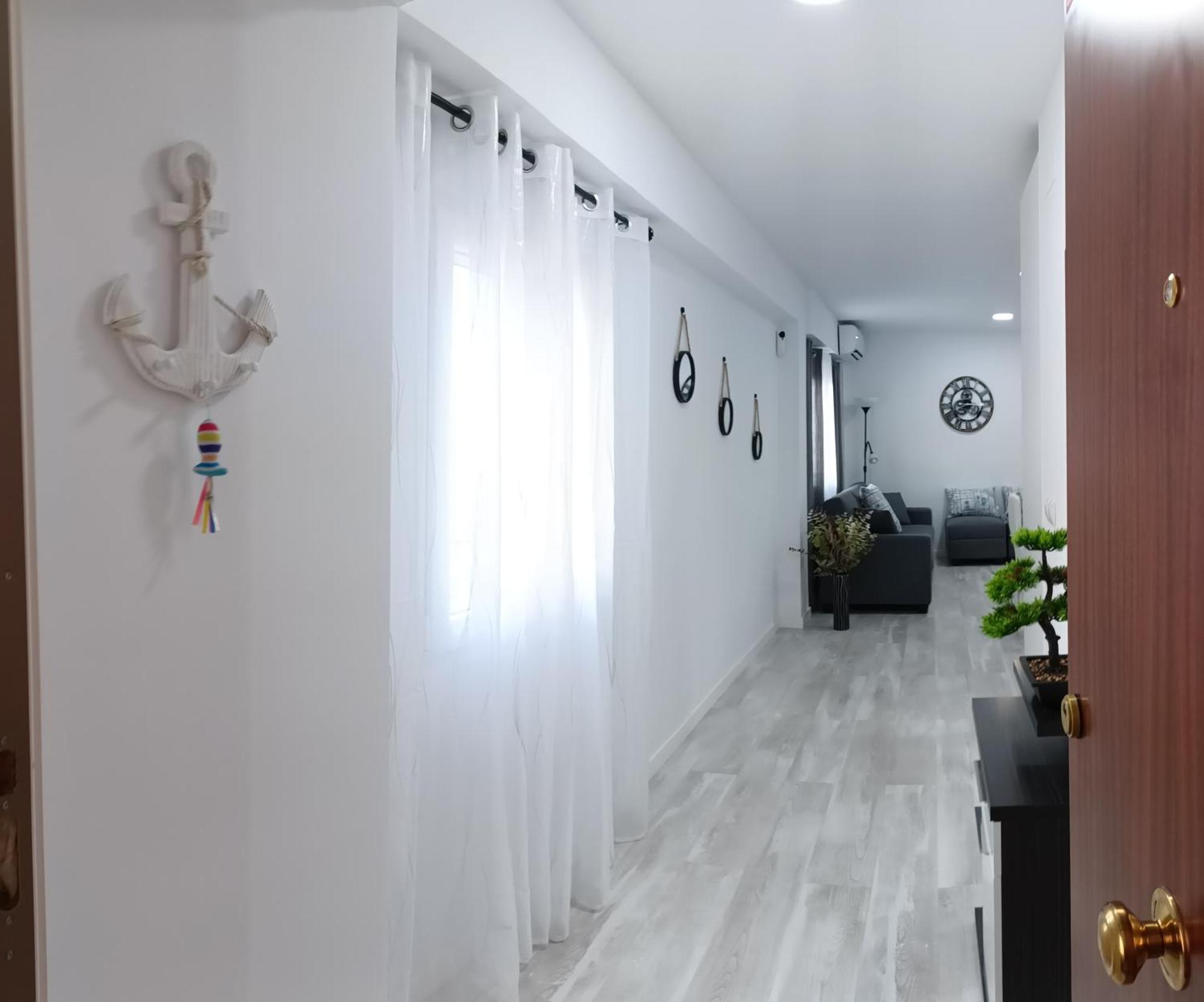 Mare De Deu, Vivienda Vacacional Para Familias Y Mayores De 25 Anos En El Grao De Gandia-Playa Playa de Gandia 外观 照片