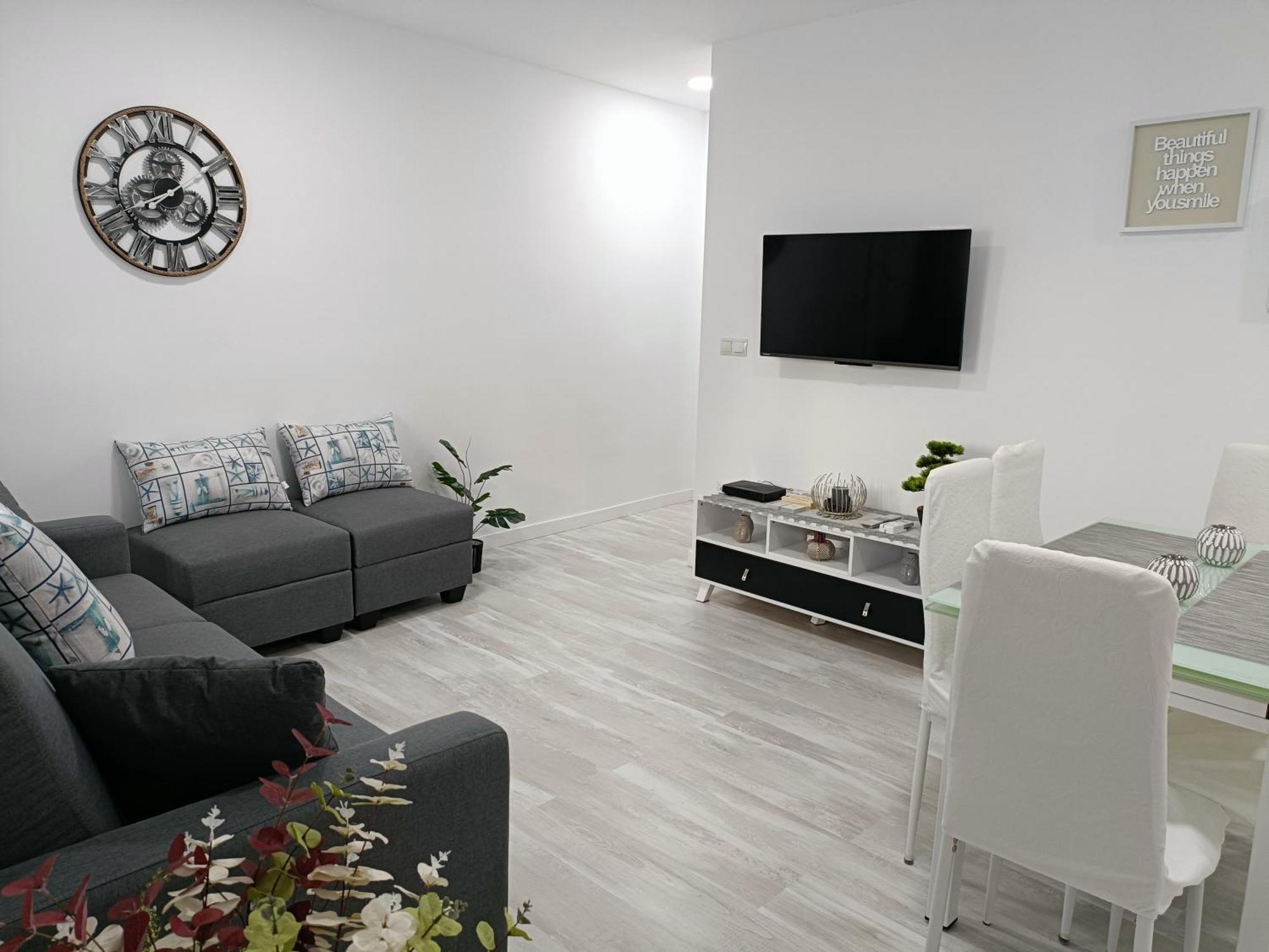 Mare De Deu, Vivienda Vacacional Para Familias Y Mayores De 25 Anos En El Grao De Gandia-Playa Playa de Gandia 外观 照片