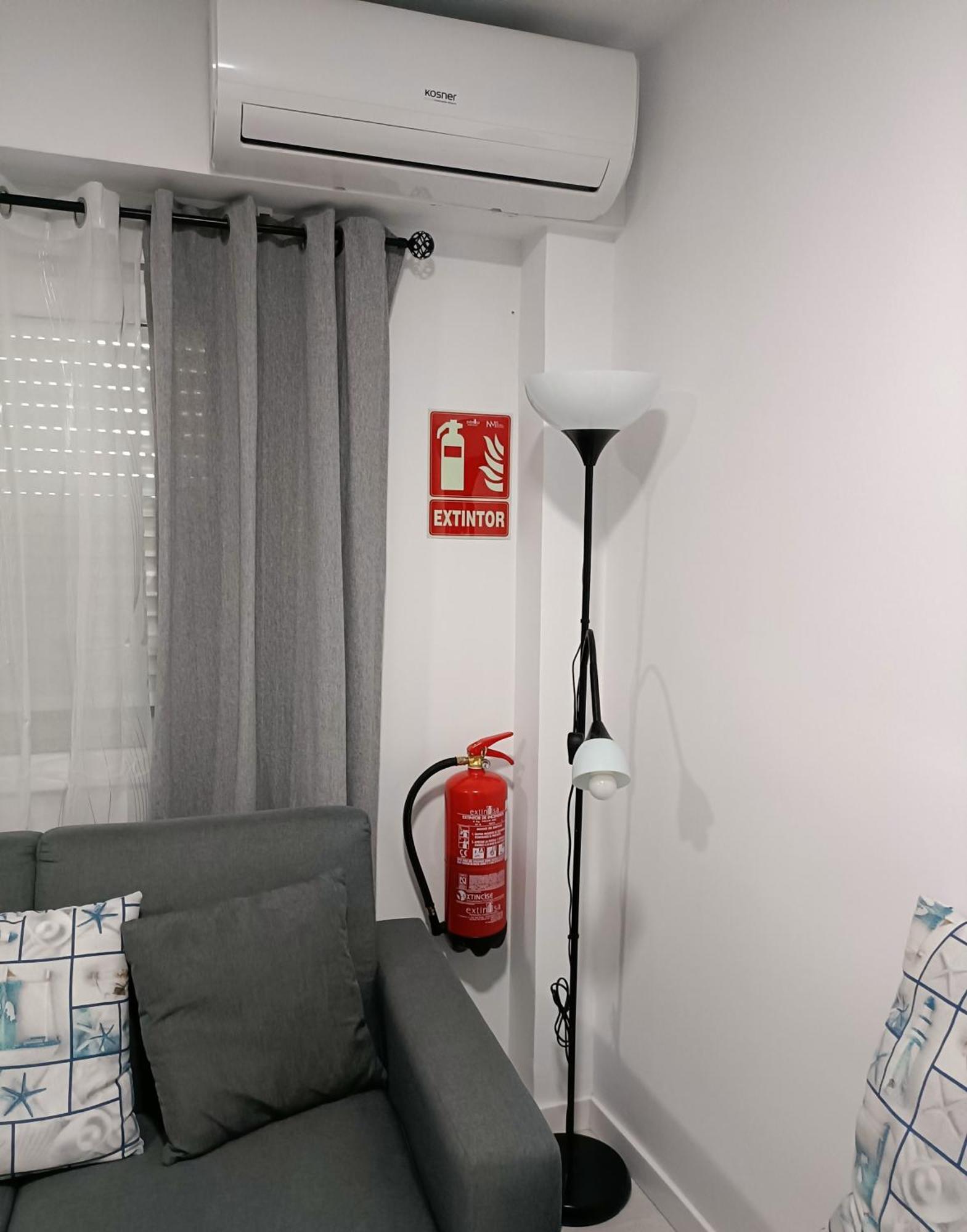 Mare De Deu, Vivienda Vacacional Para Familias Y Mayores De 25 Anos En El Grao De Gandia-Playa Playa de Gandia 外观 照片